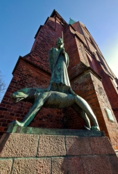 Kiel - Barlach "der Geistkämpfer" an der Nikolaikirche