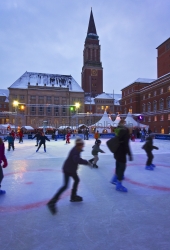 Kiel - Eislaufen auf dem Rathausplatz