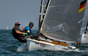 Kieler Woche 2019 - Finn Dingy  - GER 713 Lars Haverland und GER 259 Philip Kasueske