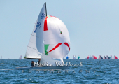 Flying Dutchman World Championship 2026 - die Drittplatzierten Nicola und Francesco VESPASIANI, ITA 4 "Volare" vom AVB auf Downwindskurs unter Spinnaker