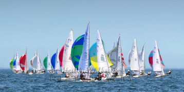Flying Dutchman World Championship 2026 - Downwinds unter Spinnaker