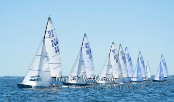 Flying Dutchman World Championship 2026 - Flying Dutchman World Championship 2026 - Das Teilnehmerfeld auf dem ersten Upwind - Leg