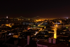Lissabon - Stadt und Tejo bei Nacht