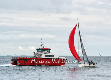 Ankunft der Zubringerregatten W2 - W3 - W4 - W5 - GER 6544 "Xenia" mit Offshore Supply Schiff