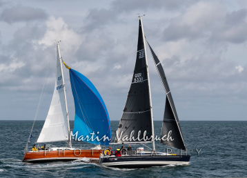 W6 Capitell Cup Rund Helgoland - Zielankunft -  GER 6585 "Ballerina 2" - GER 5338 "Peggy
