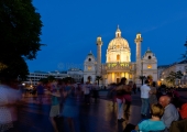 Wien - Tango vor der Karlskirche